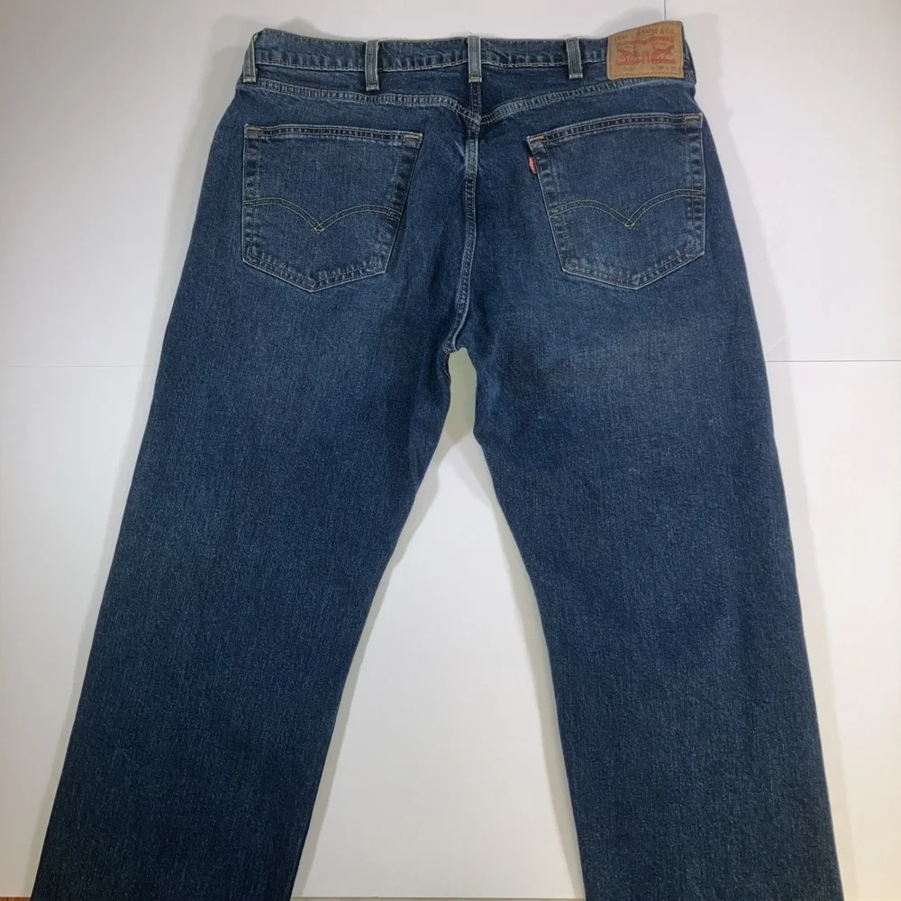 Levis 505 Men's Jeans Size 38X32 Straight Leg Regular Fit‎ Medium Wash